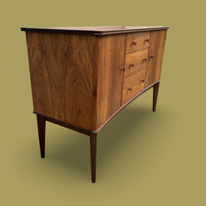 Stunning Mid Century Compact 4ft 6” Walnut Sideboard Gimson And Slater Vesper