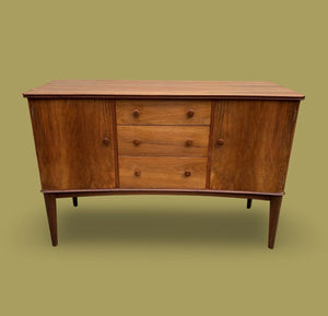 Stunning Mid Century Compact 4ft 6” Walnut Sideboard Gimson And Slater Vesper