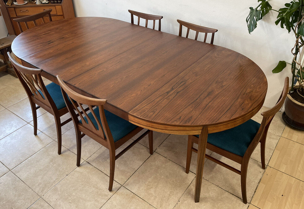 Large MCM Round Danish Rosewood Extending Dining Table Niels Koefoed Hornslet