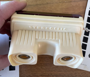 Vintage Boxed Stereoclic Junior Viewer with 3 Cards.