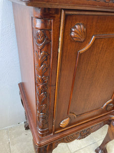 Solid Mahogany Reproduction Chippendale Style Breakfront Sideboard Claw And Ball