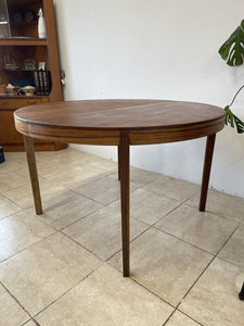 Large MCM Round Danish Rosewood Extending Dining Table Niels Koefoed Hornslet