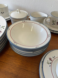 32 Piece Newcor Copenhagen Dinner Service - Dinner Plates, Bowls, Cups, etc