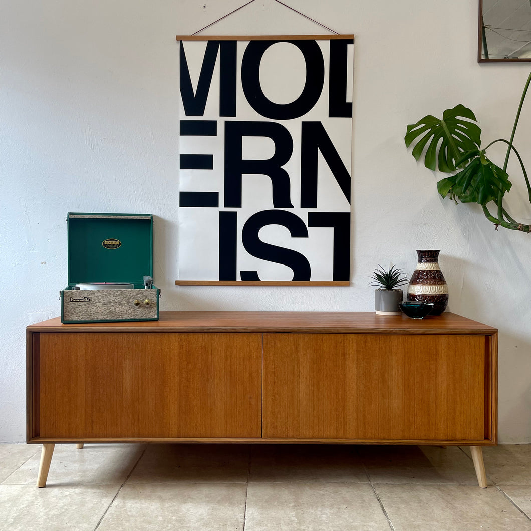 Mid Century Retro G Plan “Form Five” Teak Sideboard Media Unit On Tapered Legs.