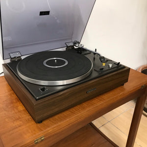 Stunning Vintage Pioneer PL-15D Belt Drive Turntable.