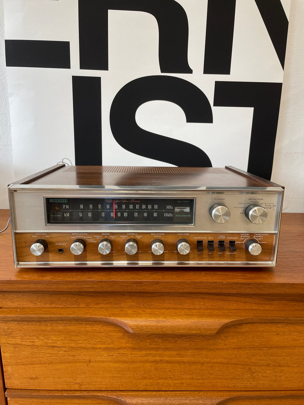 Rare Vintage 1968 Pioneer SX-700T Amplifier/Receiver In Teak And Silver GWO.